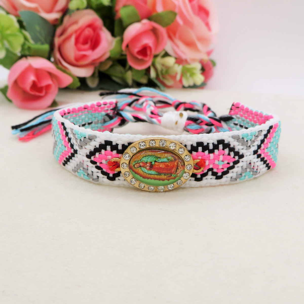 AVE MARIA ~ Bracciale IN COTONE MACRAME' con Madonnina ~