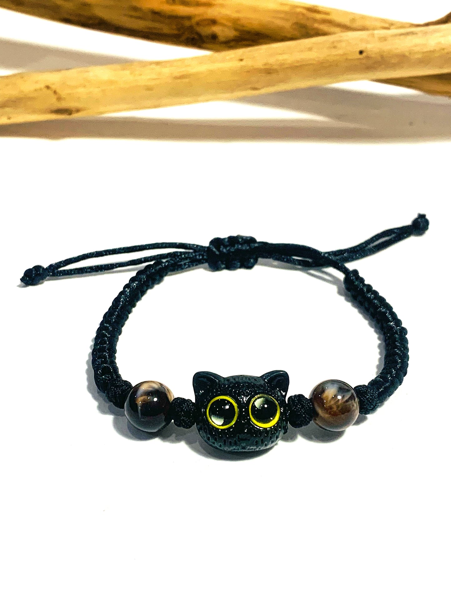 KITTEN   ~ bracciale con gattino, cordino nero tibetano e perle in pietra dura naturale