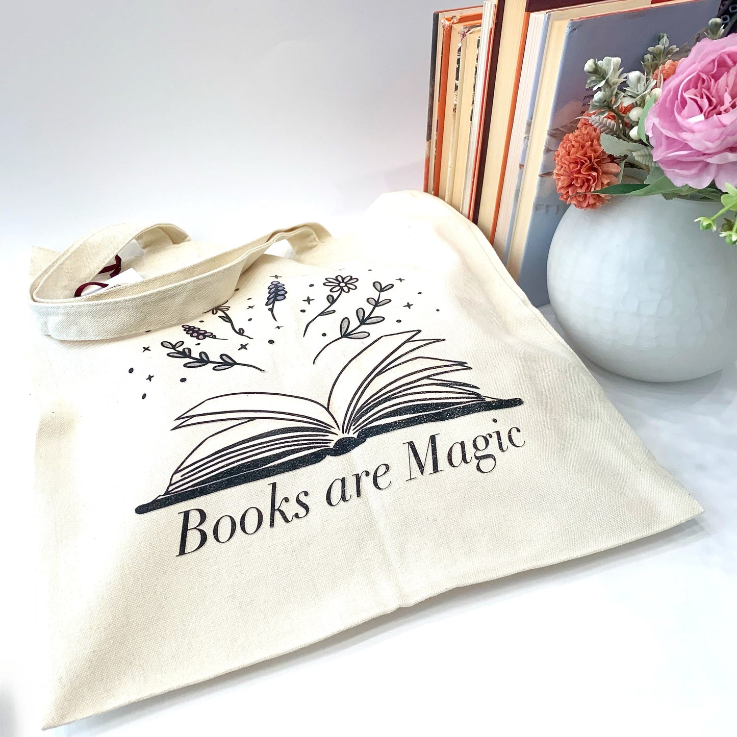 BOOKS ARE MAGIC ~ THE READER ~ BORSA SHOPPING IN TESSUTO ~ 100% COTONE