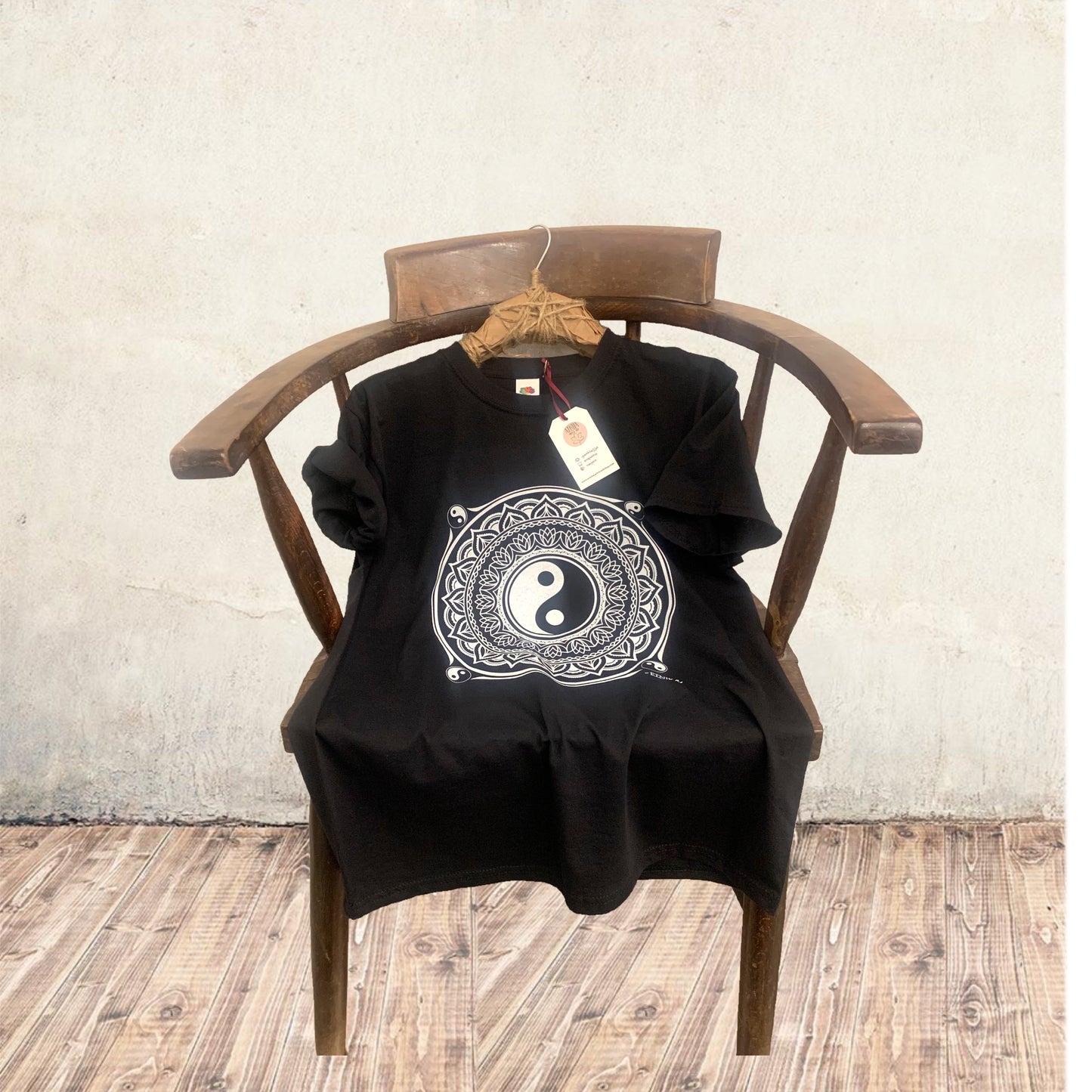 LOTUS MANTRA T-Shirt ~ 100% cotone con stampe