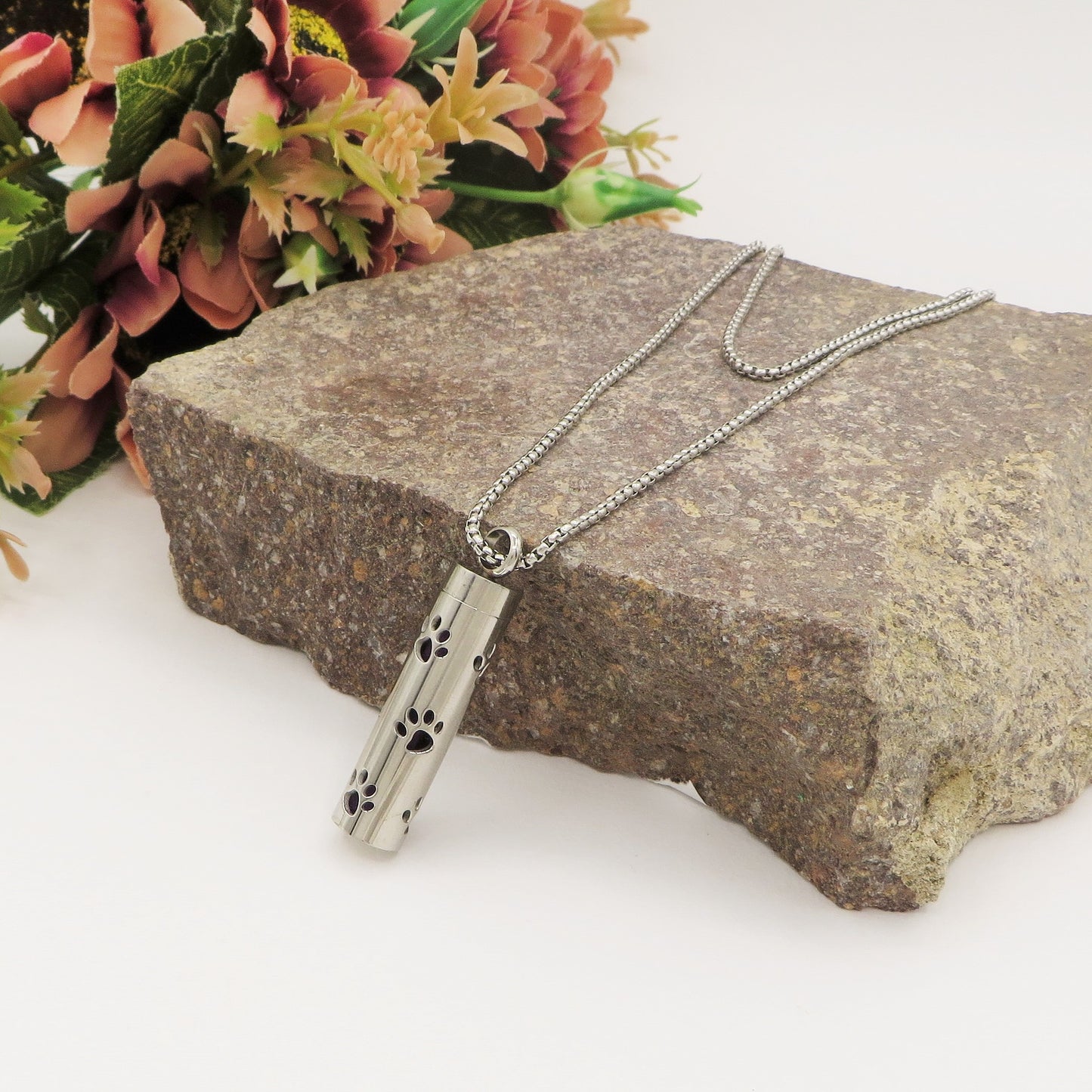 RASA ~ Collana diffusore aromatherapy  diffusore essenze in acciaio inossidabile Om e Zampa
