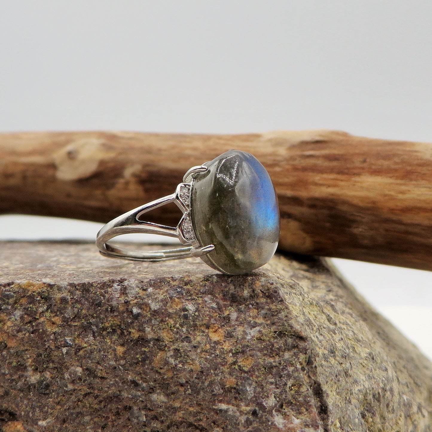 NYMA XL ~ Anello regolabile in Labradorite naturale