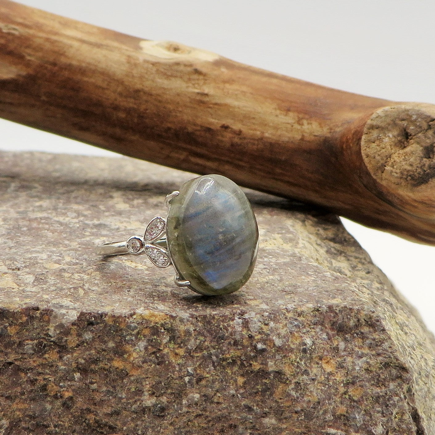 NYMA XL ~ Anello regolabile in Labradorite naturale