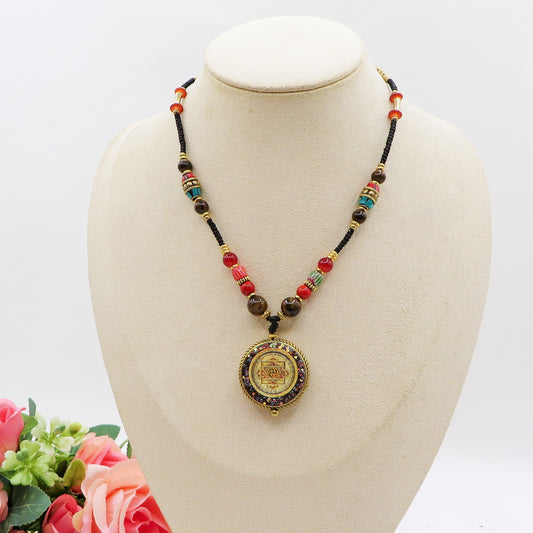 PADMA ~ COLLANA TIBETANA IN PIETRE DURE NATURALI con ciondolo MANDALA E Guru RINPOCHE