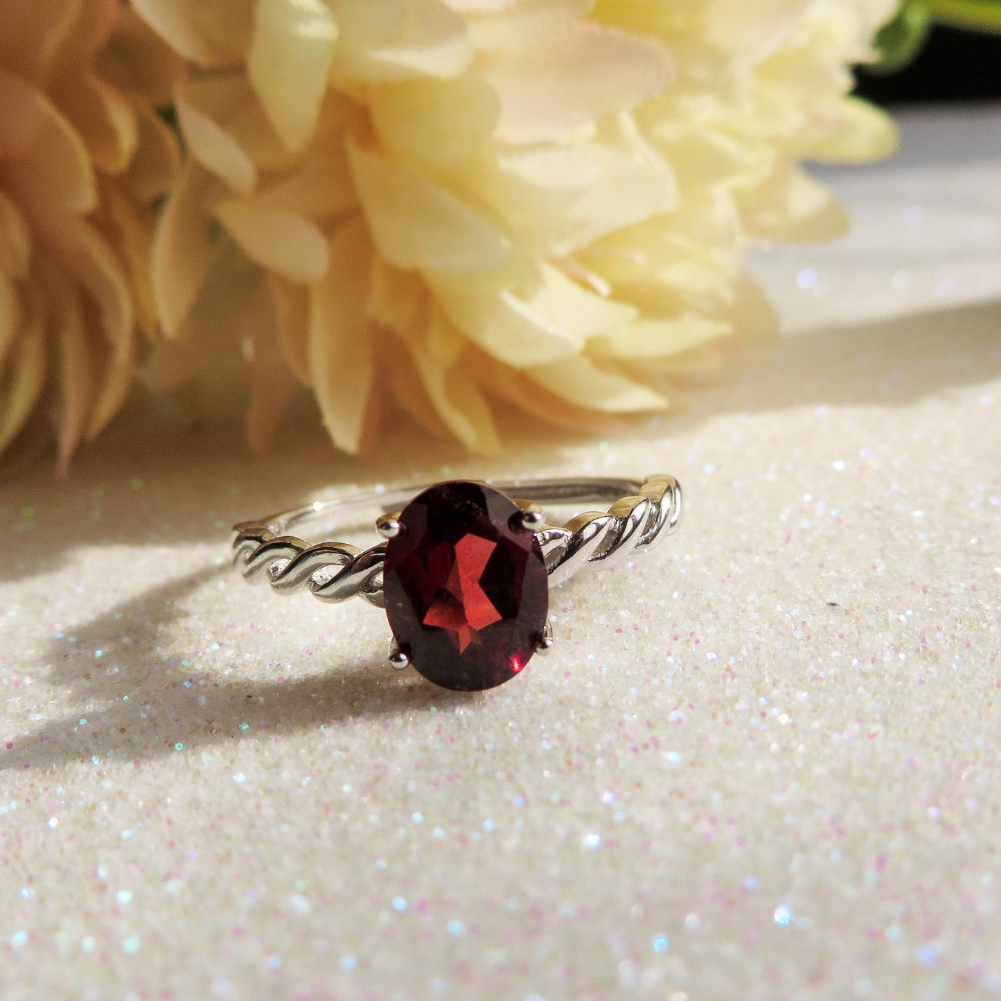 ARUNA ~ Anello regolabile con GRANATO ROSSO naturale - Red Garnet